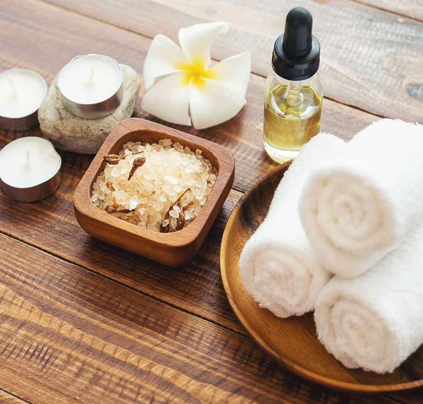 massage oils and towels